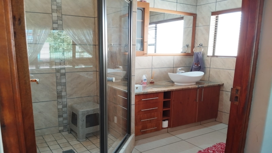 3 Bedroom Property for Sale in Van Der Hoff Park North West